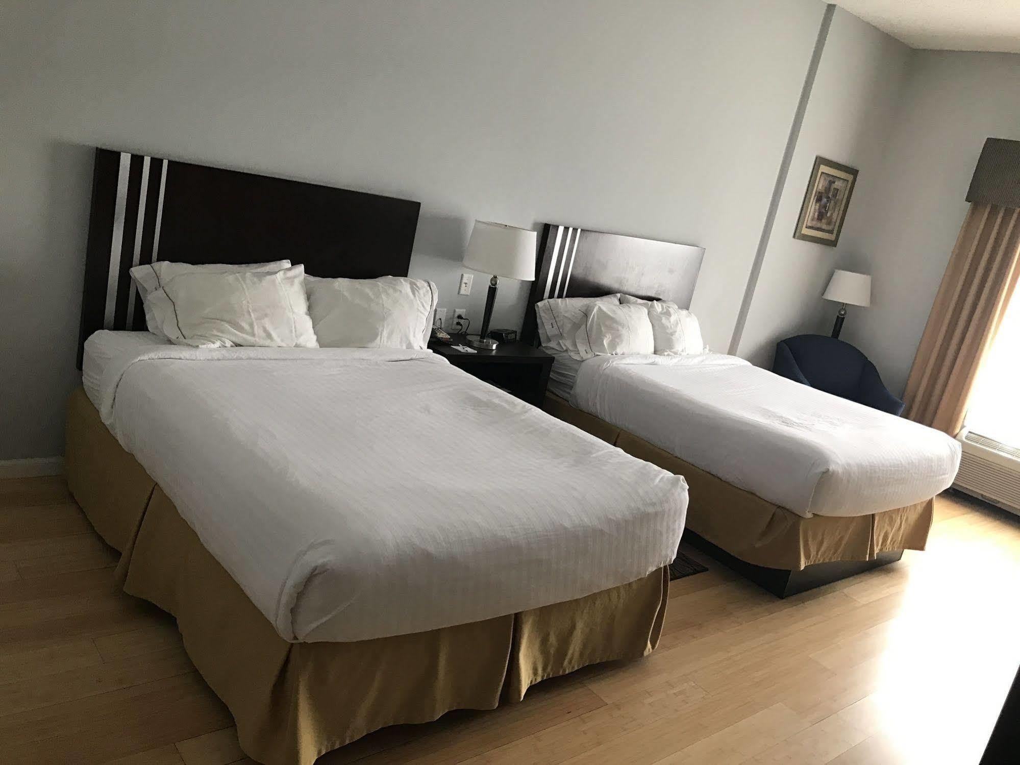 Holiday Inn Express - Bentleyville Экстерьер фото